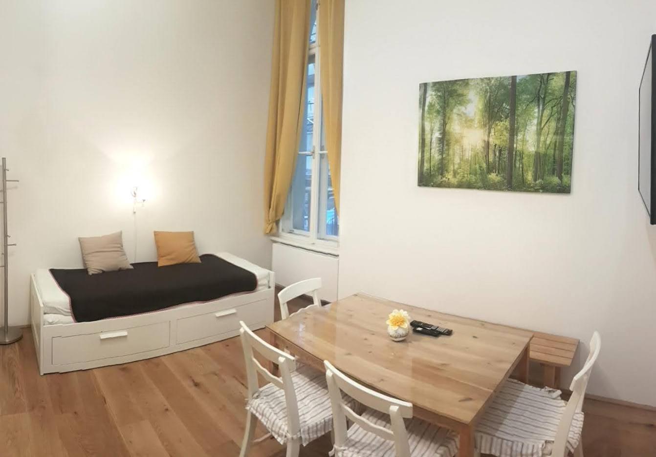 וינה Sobieski District-1 Ring Apartments מראה חיצוני תמונה